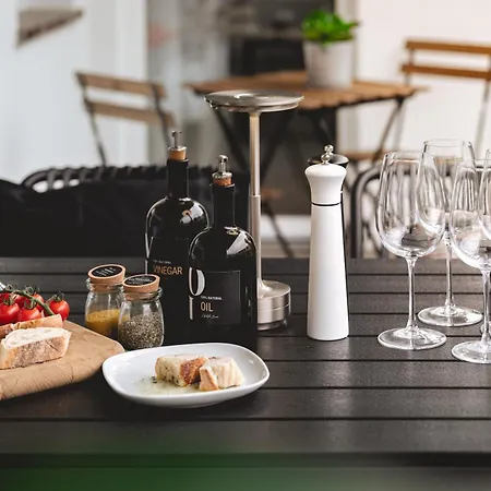 Nooqa - 'exklusives Design - Parkplatz, Balkon, Nespresso - 6 Personen - 85qm Apartman *