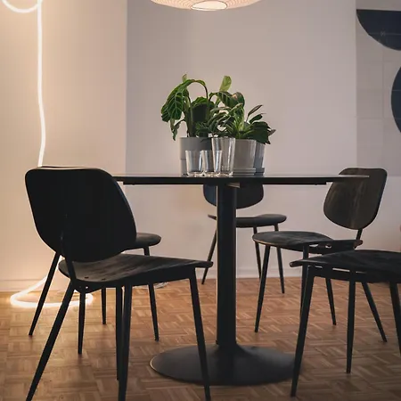 Nooqa - 'exklusives Design - Parkplatz, Balkon, Nespresso - 6 Personen - 85qm Duisburg