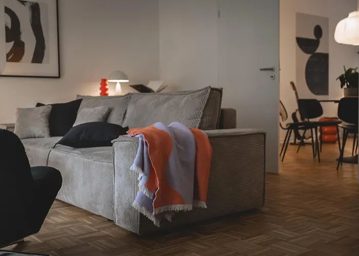 Nooqa - 'exklusives Design - Parkplatz, Balkon, Nespresso - 6 Personen - 85qm * Duisburg